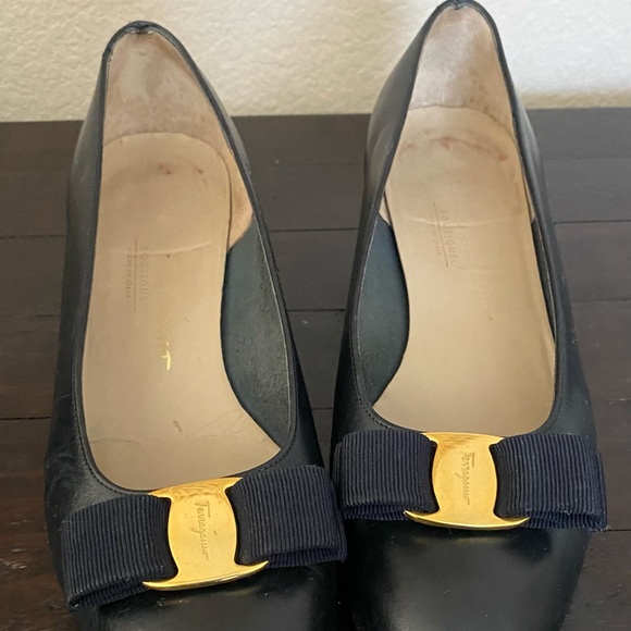 Auth Vara Pump Salvatore Ferragamo - Picture 3 of 9